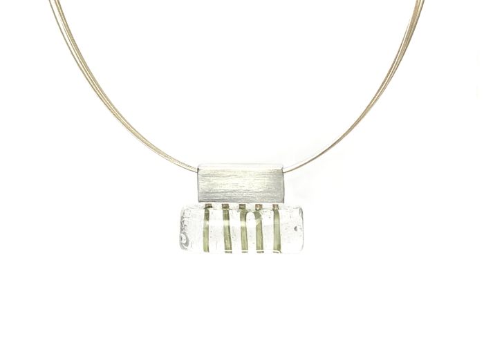 Rechteckiger Anhänger aus klarem Glas, Vorderansicht